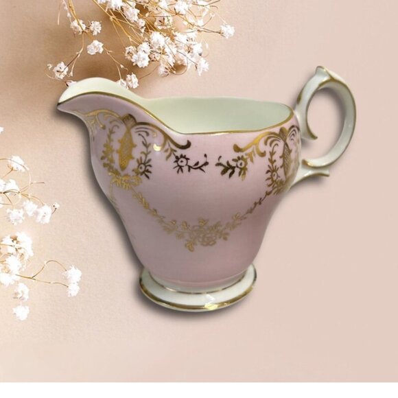 Vintage Queen Anne Pink Golden Scrolling Creamer and Sugar Bowl - Picture 4 of 6